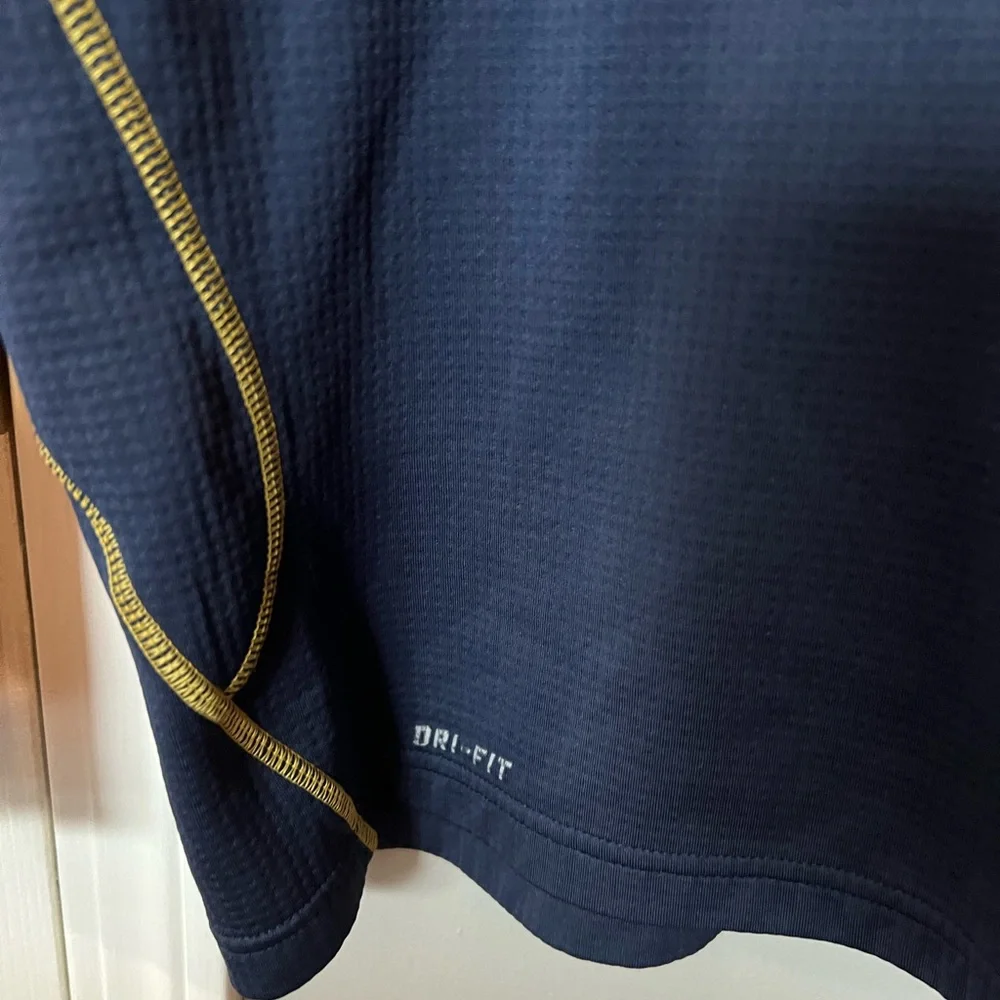 Mens M Nike West Virginia WVU quarter zip. In great condition! - Picture 6 of 7